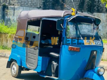 Bajaj Three Wheel FAT-SA-25NO-010005