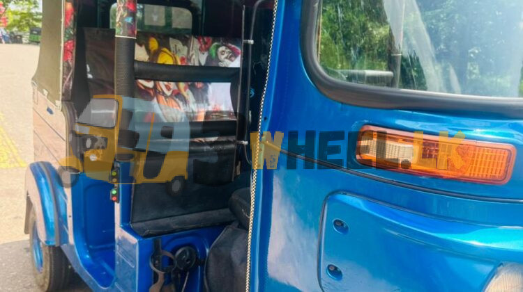 Bajaj Three Wheel FAT-SA-25NO-013015