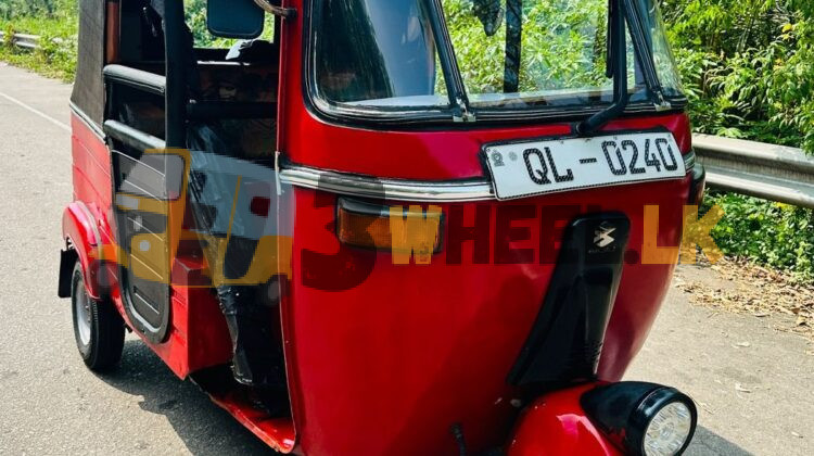 Bajaj Three Wheel FAT-SA-26JA-270021