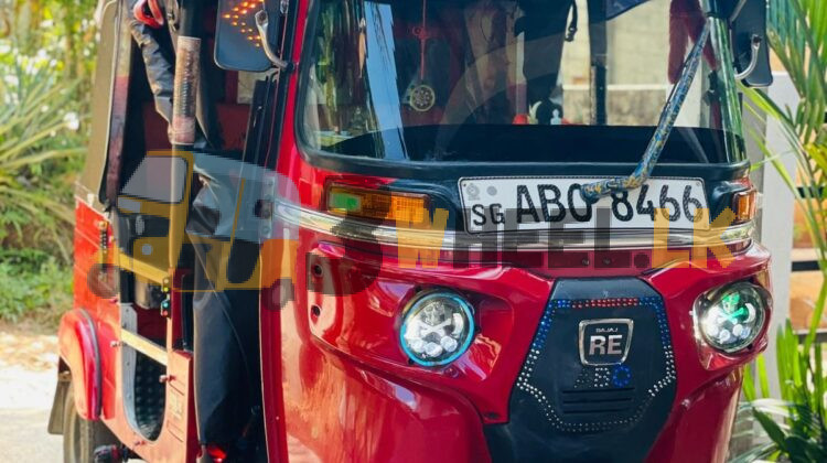 Bajaj Three Wheel FAT-SA-26JA-300023