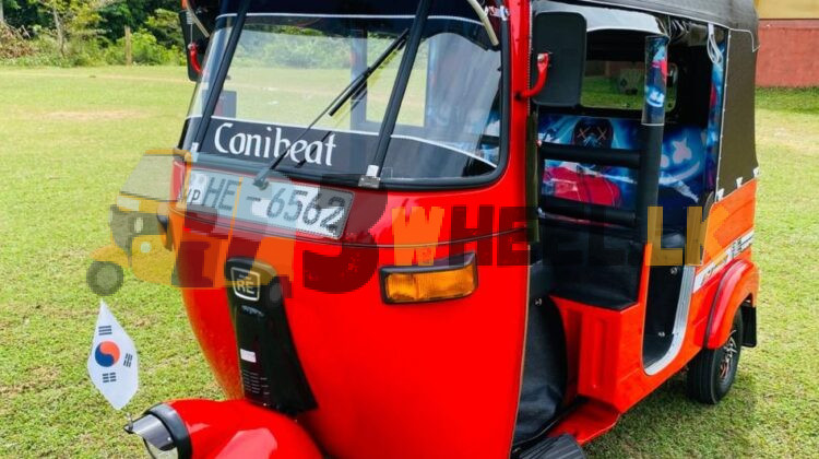 Bajaj Three Wheel FAT-SA-26FE-260030